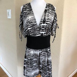 BEBE Zebra Print V-Neck Romper Zebra Print NWT Lg